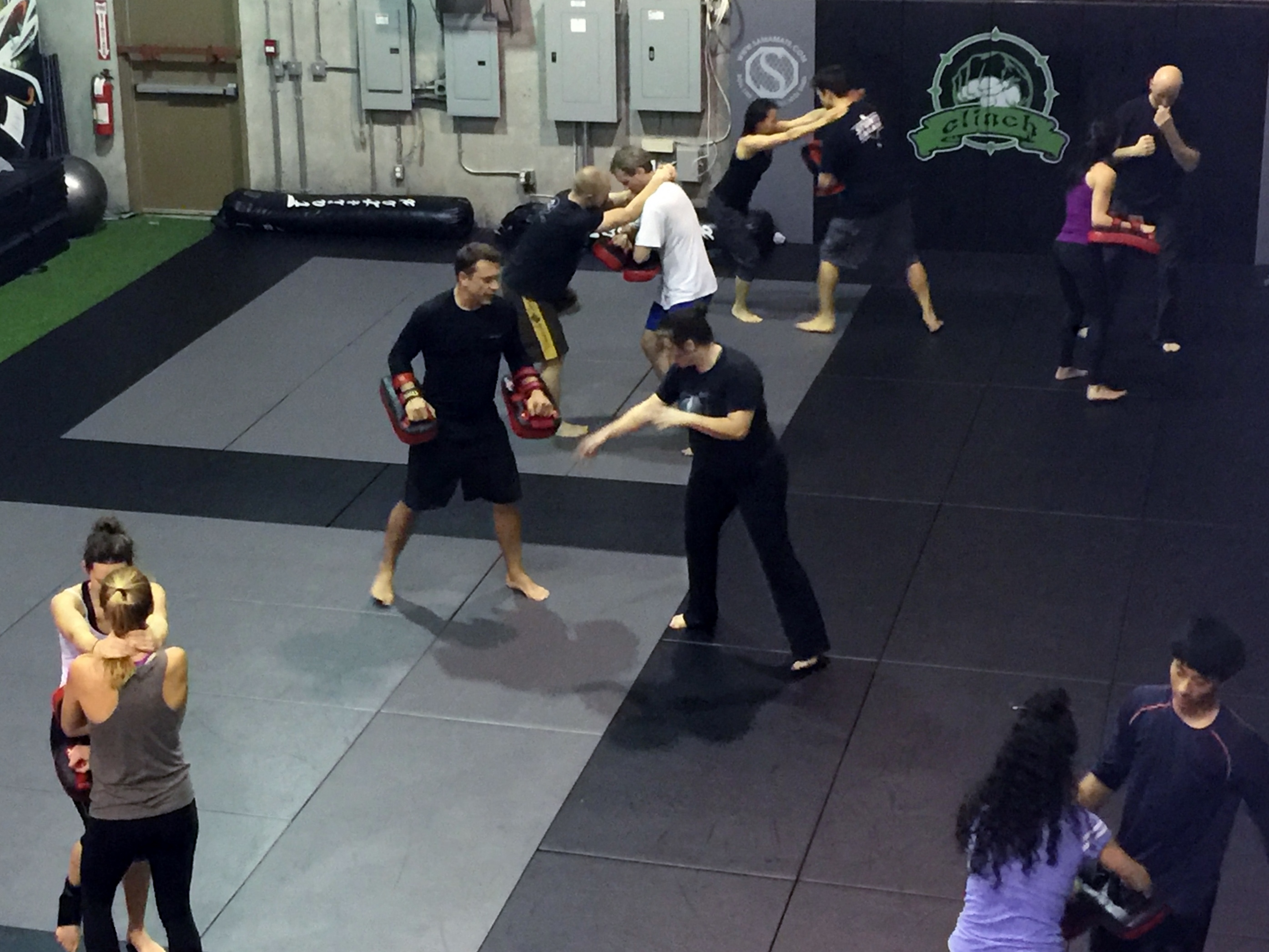 Clinch tacticalfighting.ca - Empty Hand JKD Port Coquitlam